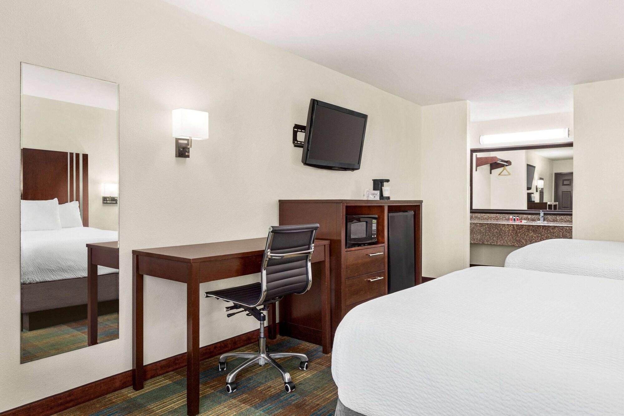 Ramada By Wyndham San Antonio Near Seaworld - Lackland Afb Eksteriør bilde