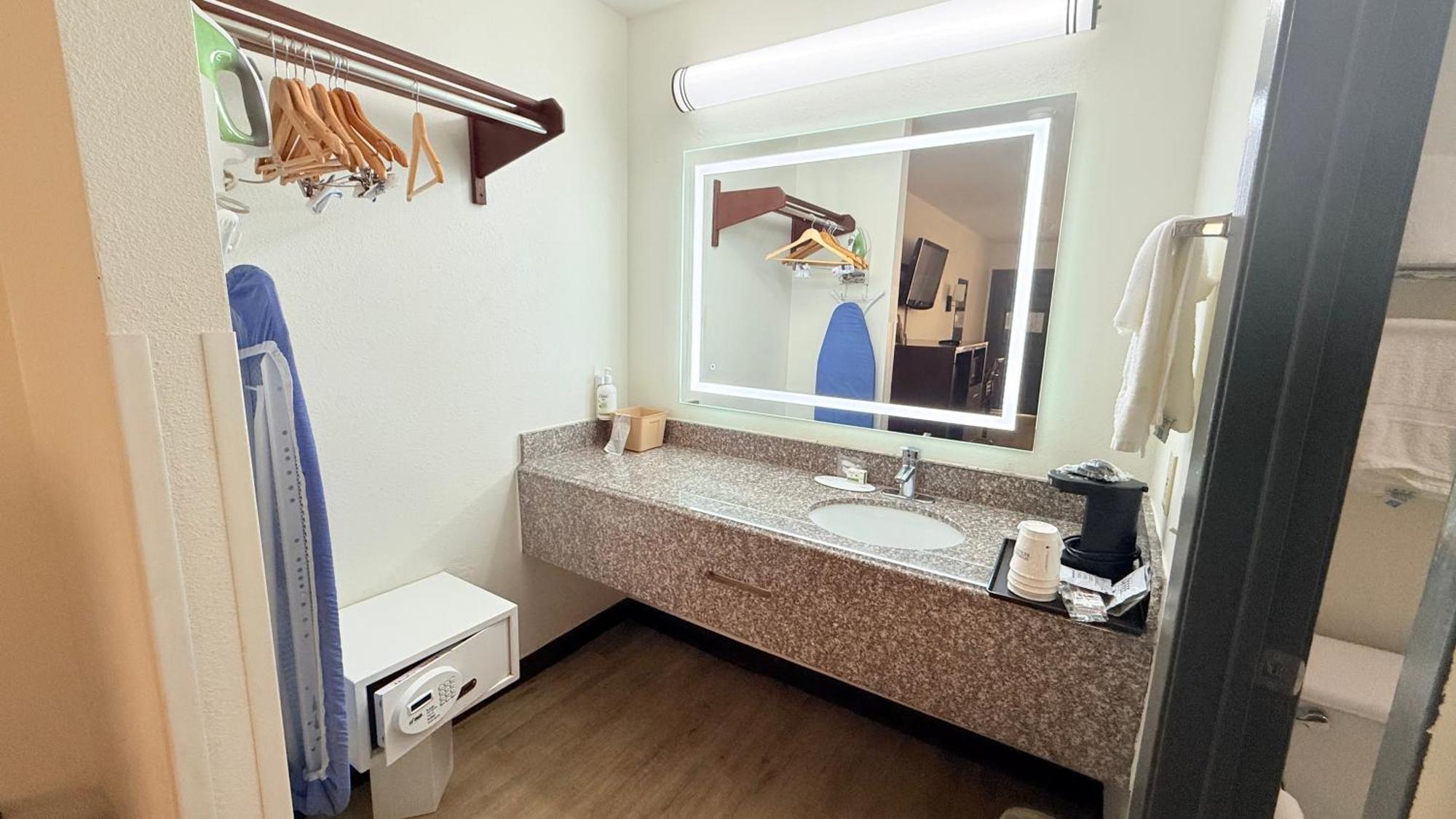 Ramada By Wyndham San Antonio Near Seaworld - Lackland Afb Eksteriør bilde